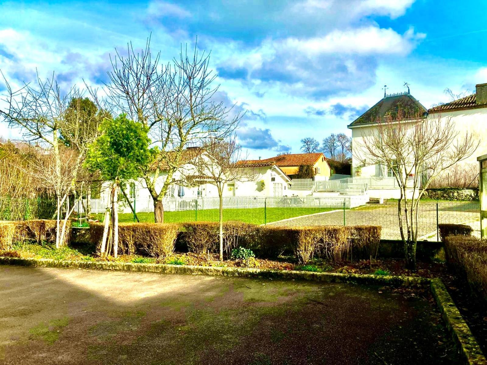 Gite Des Roses Oradour-Fanais Exterior foto